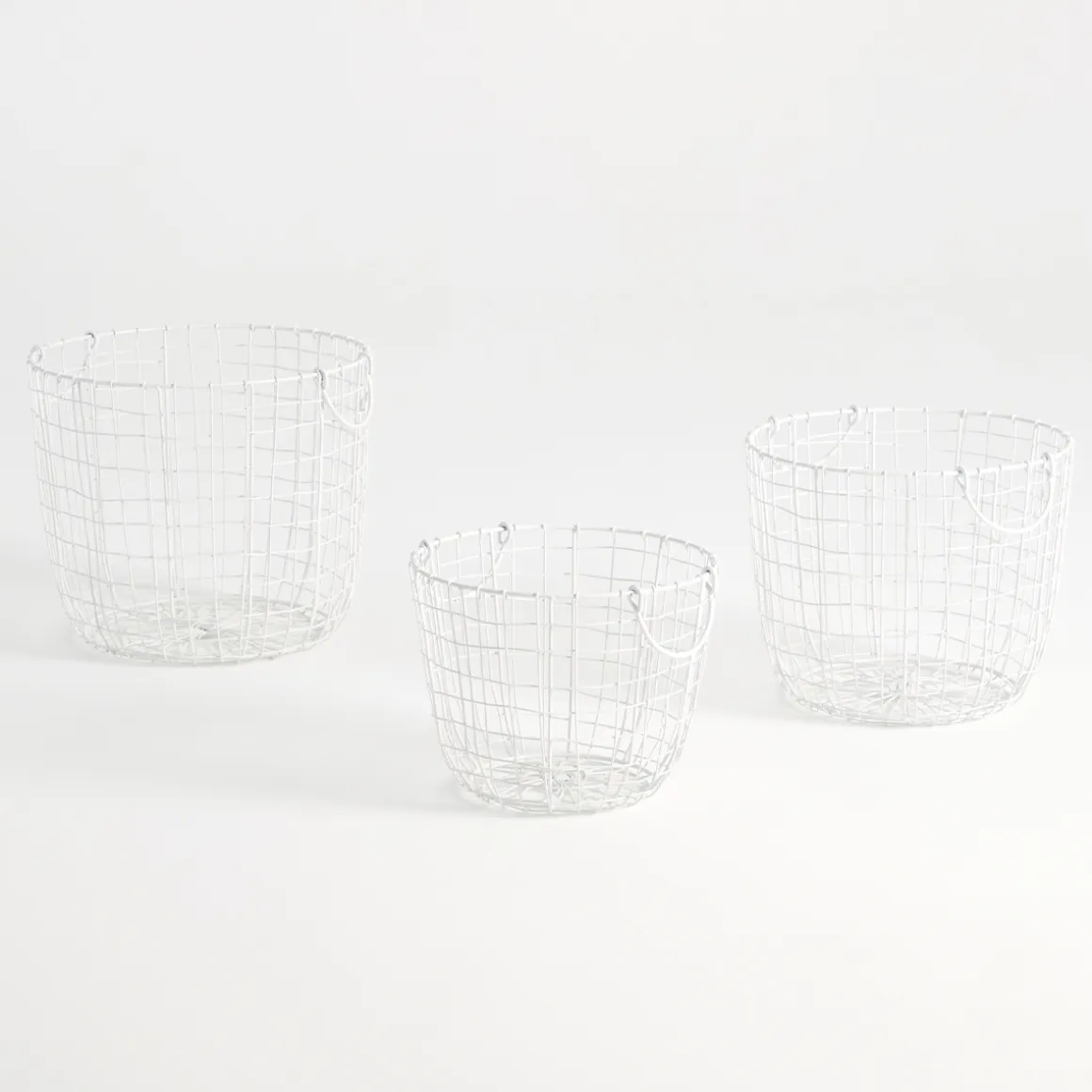 Bailey White Wire Basket