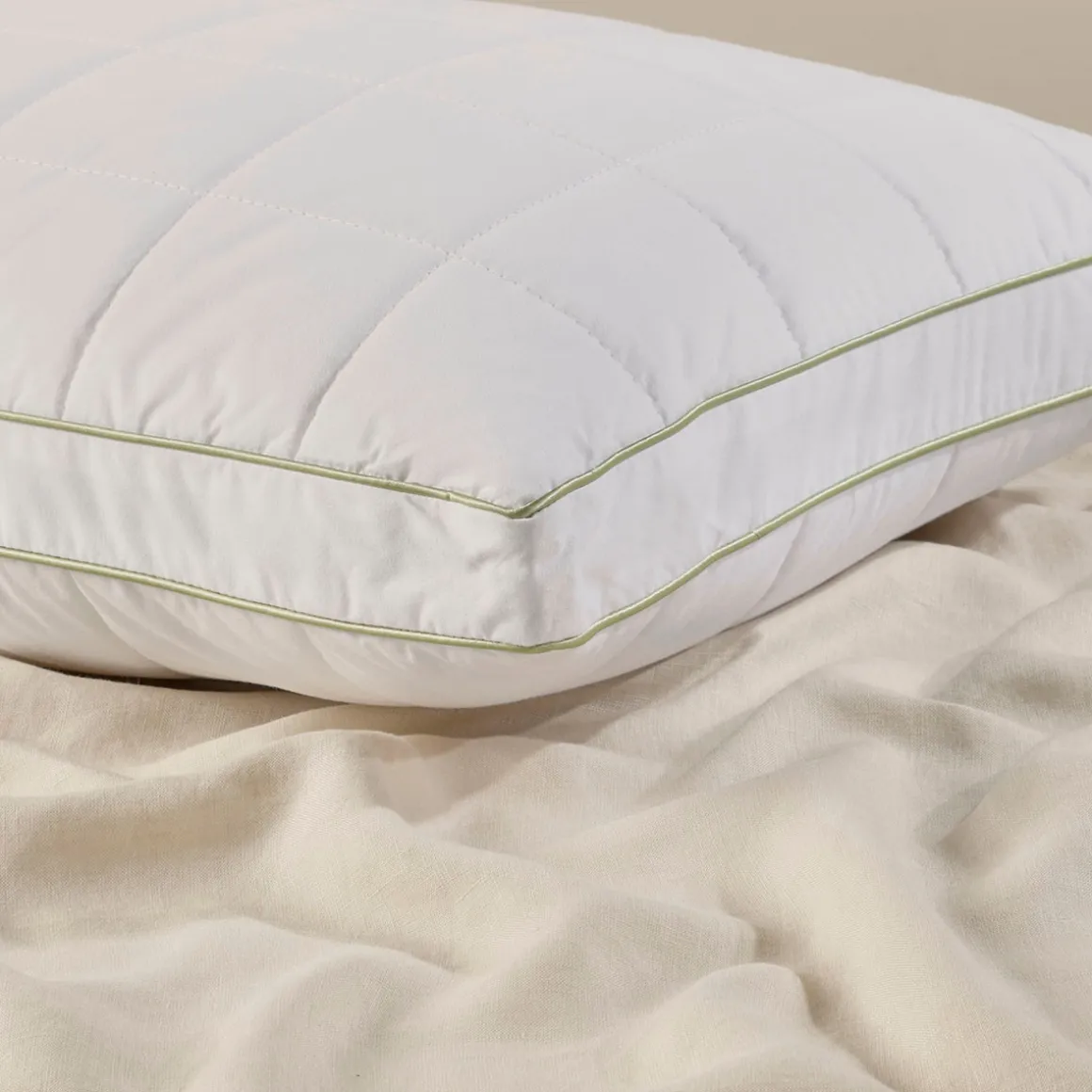 Bamboo Surround Medium/Firm Pillow